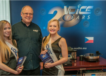 Praga Girls PRG6679 420x300